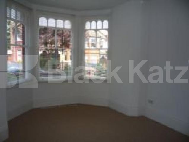 			NEWLY AVAILABLE, VIEWING ESSENTIAL, 2 Bedroom, 1 bath, 1 reception Flat			 Donovan Avenue, MUSWELL HILL N10